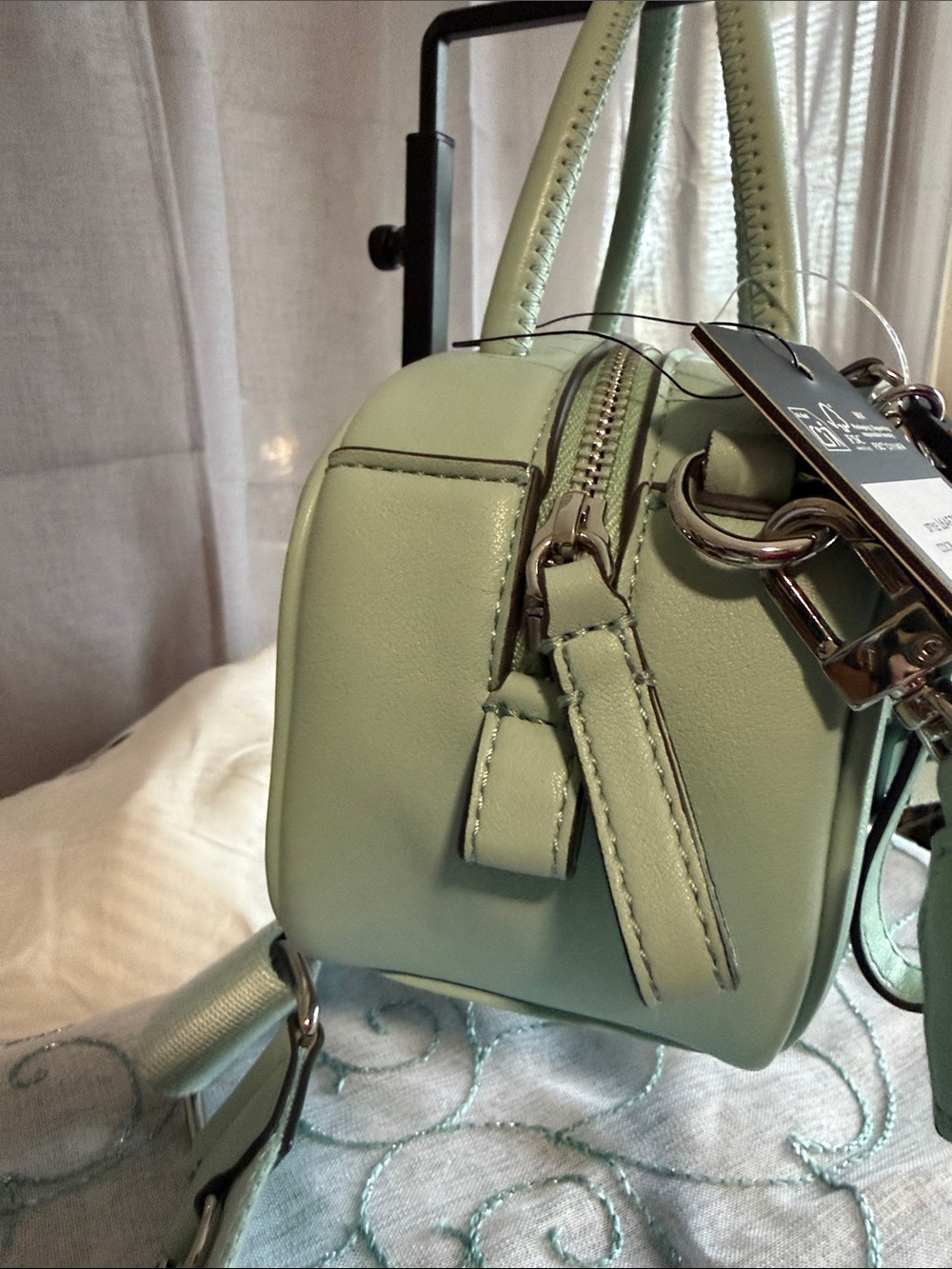 Karl Lagerfeld Zaylia Crossbody - Picture 5 of 12